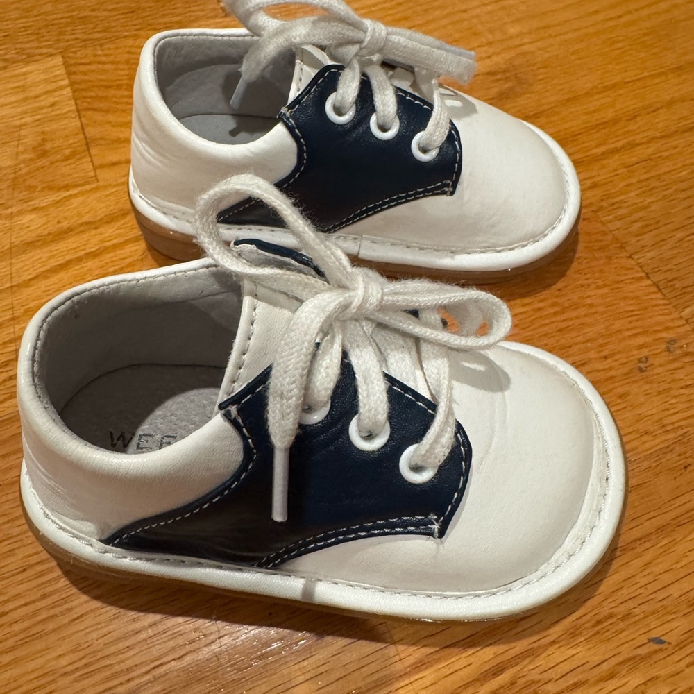 Wee Squeak saddle toddler shoes size 6 / 22